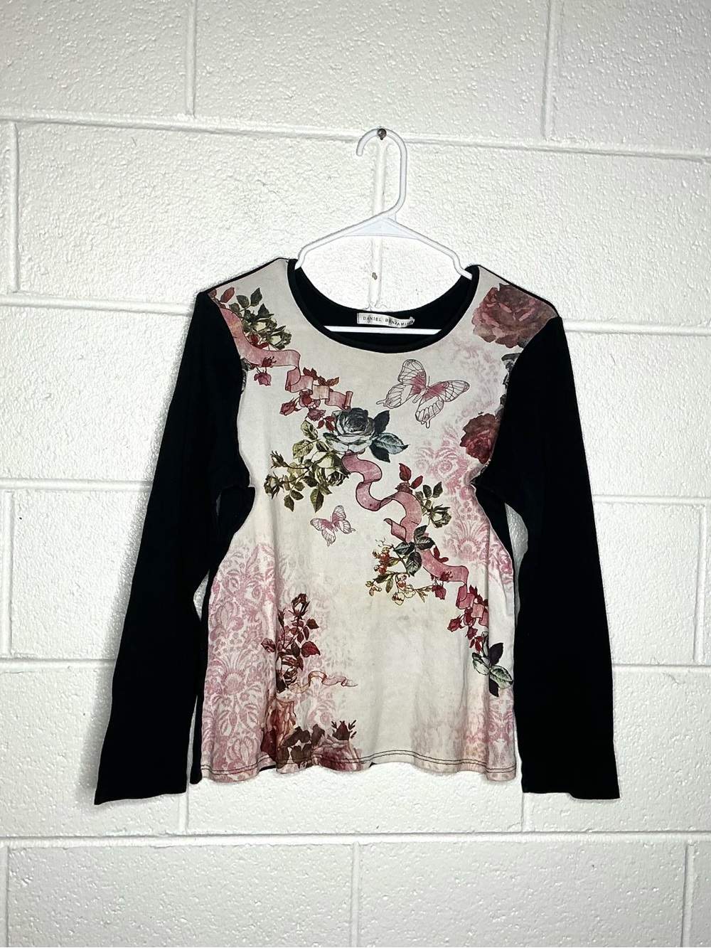 < Y2K Floral/Butterfly Pattern Colorblock Long Sleeve Top >
